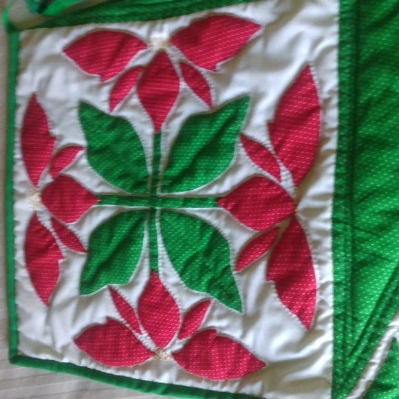 Hand Quilted Bird, Hearts, Bows Christmas Tree Skirt Red n Green - Picture 7 of 13